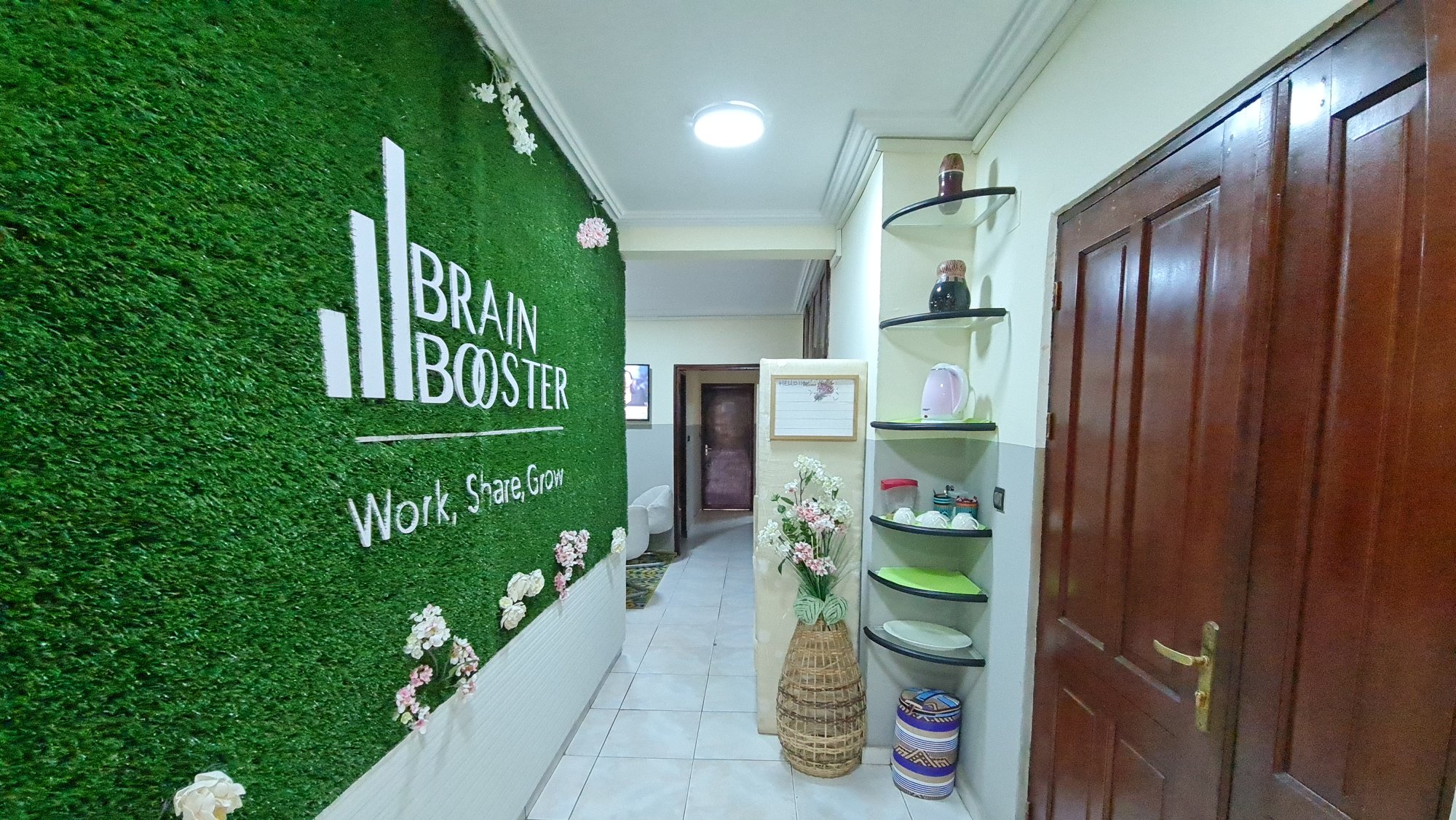 Entrée de Brain Booster - Coworking à Yaoundé